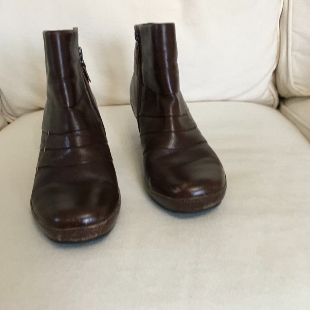 Clarks Active Air Artisan Leather Zipper Boots - Picture 2 of 8